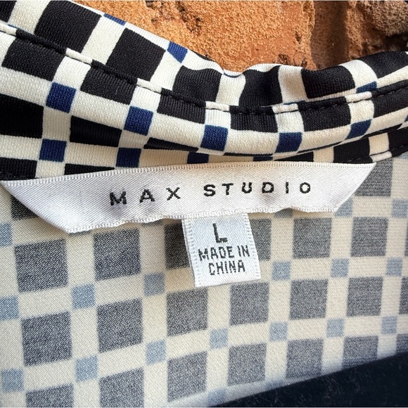 ▪️Max Studio Patterned Collared Button Down Dress‎ - Picture 3 of 3
